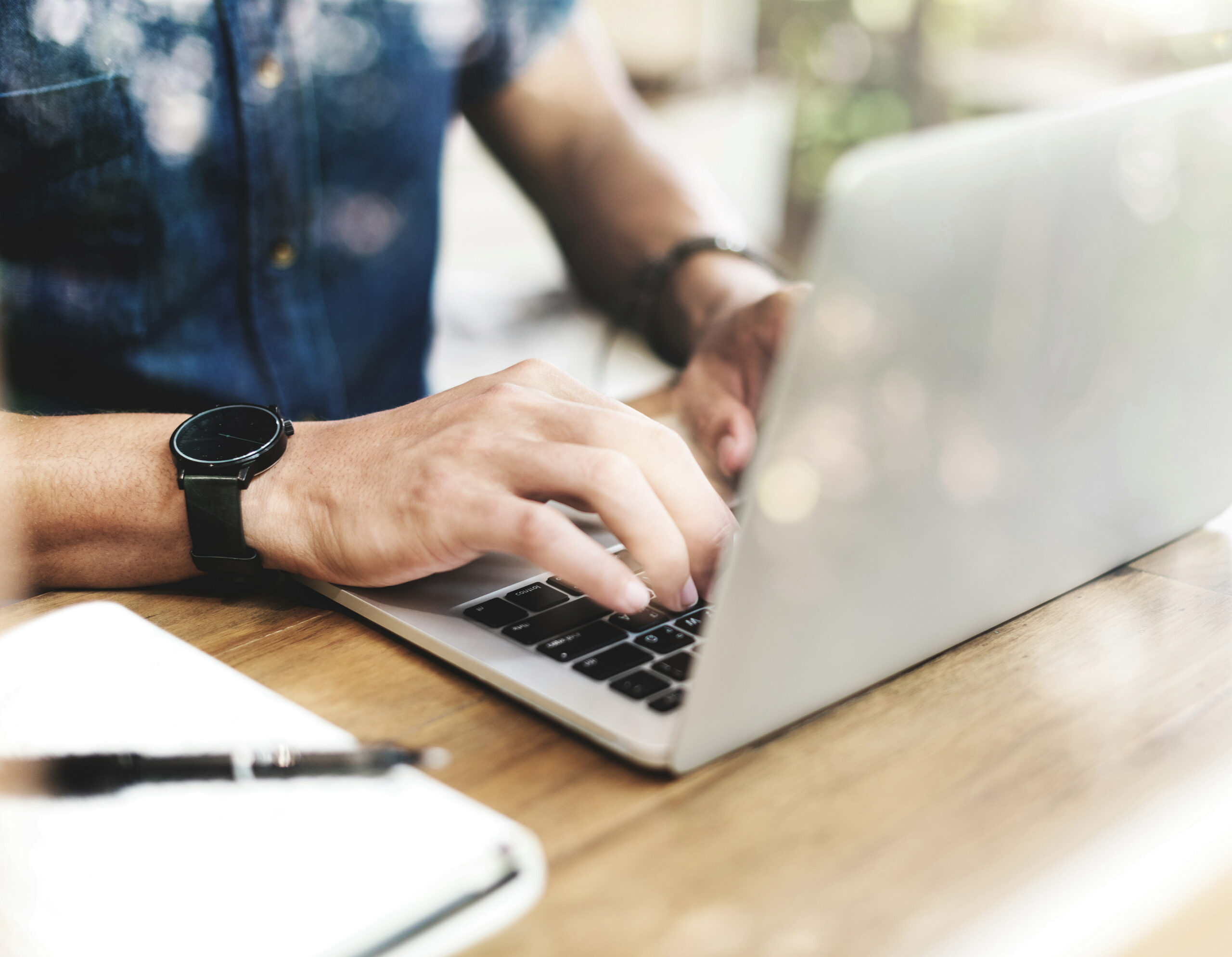 curated-lifestyle-lV5m7o3Fewg-unsplash